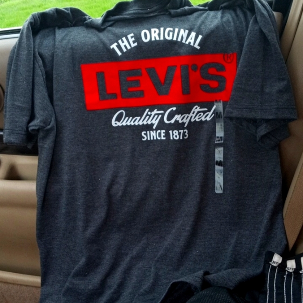 Mens Levi t-shirt